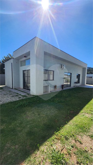 Casa para alugar com 3 quartos, sendo 1 suíte, no condomínio Chácaras Brasil, Atibaia - SP