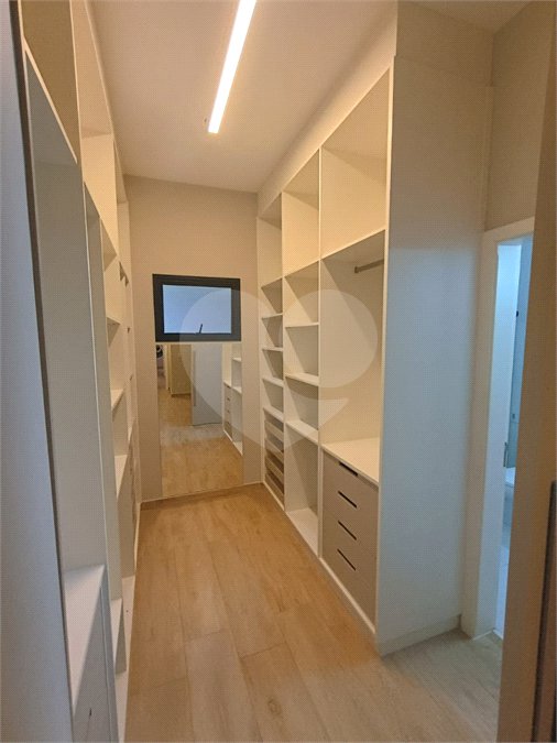 Casa para alugar com 3 quartos, sendo 1 suíte, no condomínio Recanto dos Paturis, Vinhedo - SP