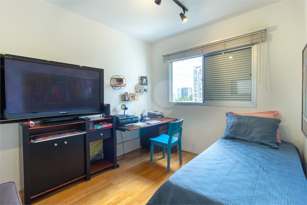 Apartamento a venda no Campo Belo, 192 M², 3 suites, 3 vagas, lazer e próximo ao metrô