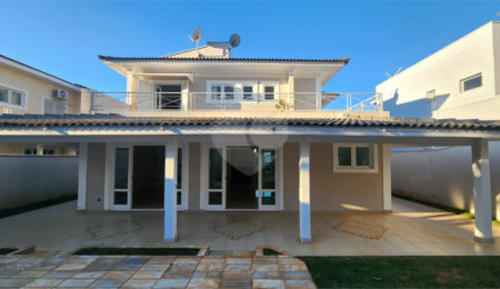 Casa à venda ou para alugar com 3 suítes no condomínio Villagio Capriccio, Louveira - SP