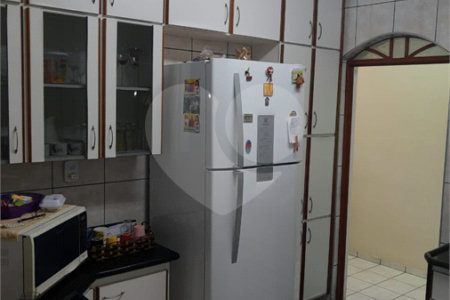 Casa à venda com 3 quartos, sendo 1 suíte, em Bosque dos Eucaliptos, São José dos Campos, SP