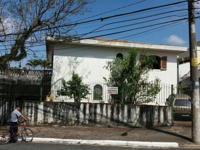 Sobrado à venda com 4 quartos, sendo 1 suíte,  em Tremembé, São Paulo, SP