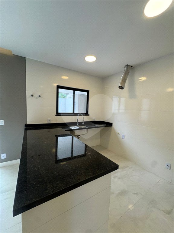 Casa à venda com 5 quartos, sendo 4 suítes, no condomínio Grand Park, Rio de Janeiro - RJ