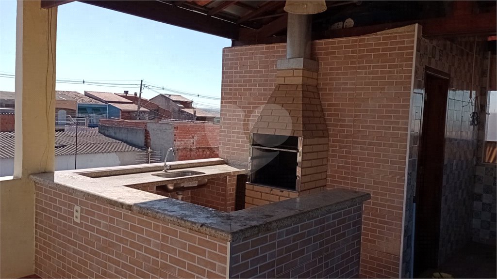 Sobrado à venda com 4 quartos, sendo 1 suíte,  em Parque das Paineiras, Sorocaba, SP