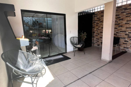 Sobrado à venda com 3 quartos, sendo 1 suíte,  em Jardim Modelo, Suzano, SP