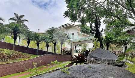 Casa à venda com 3 quartos, sendo 1 suíte,  no condomínio Suíça da Cantareira, Mairiporã - SP