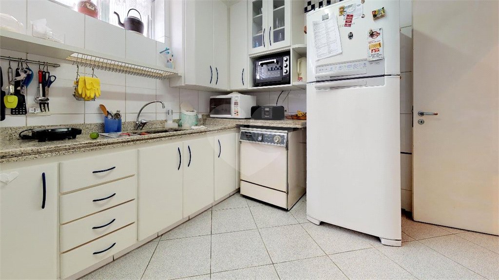 Apartamento à venda com 3 quartos, sendo 1 suíte, em Santa Cecília, São Paulo, SP