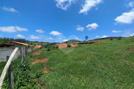 Sítio à venda com 1 quarto em Recanto Amapola, Bragança Paulista, SP