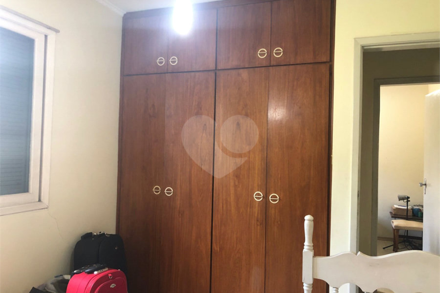 Sobrado à venda com 5 quartos, sendo 1 suíte,  em Jardim São Bento, São Paulo, SP