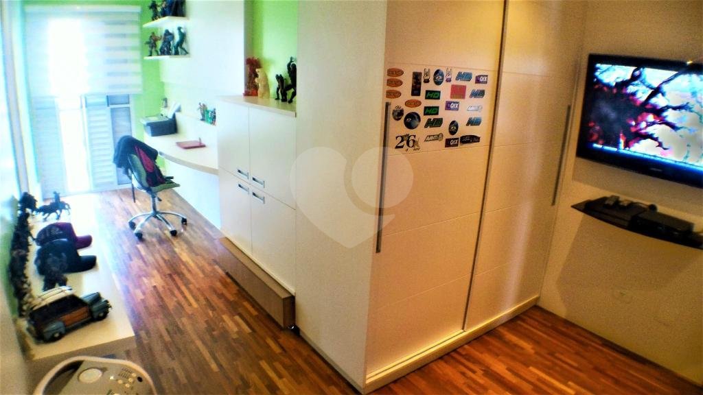 Casa à venda com 5 suítes no condomínio Travessa Tenente Ariston de Oliveira,4, São Paulo - SP