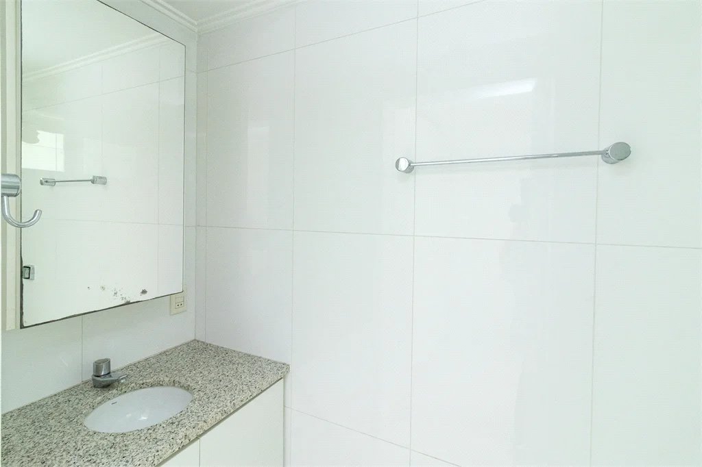 Sobrado à venda com 6 quartos, sendo 4 suítes, em Alto da Lapa, São Paulo, SP
