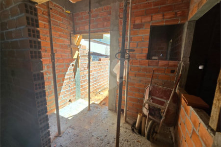 Casa à venda com 3 quartos, sendo 1 suíte, no condomínio Residencial Tivolli, Itapetininga - SP