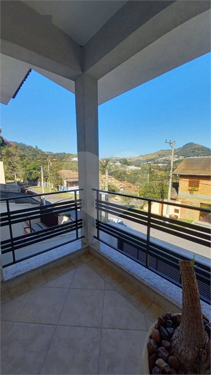 Casa à venda com 3 suítes no condomínio Residencial Parque Arco-íris, Atibaia - SP