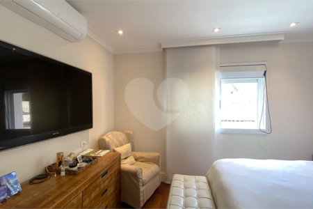 Casa à venda com 4 quartos, sendo 3 suítes, no condomínio Brisa Verde, São Paulo - SP