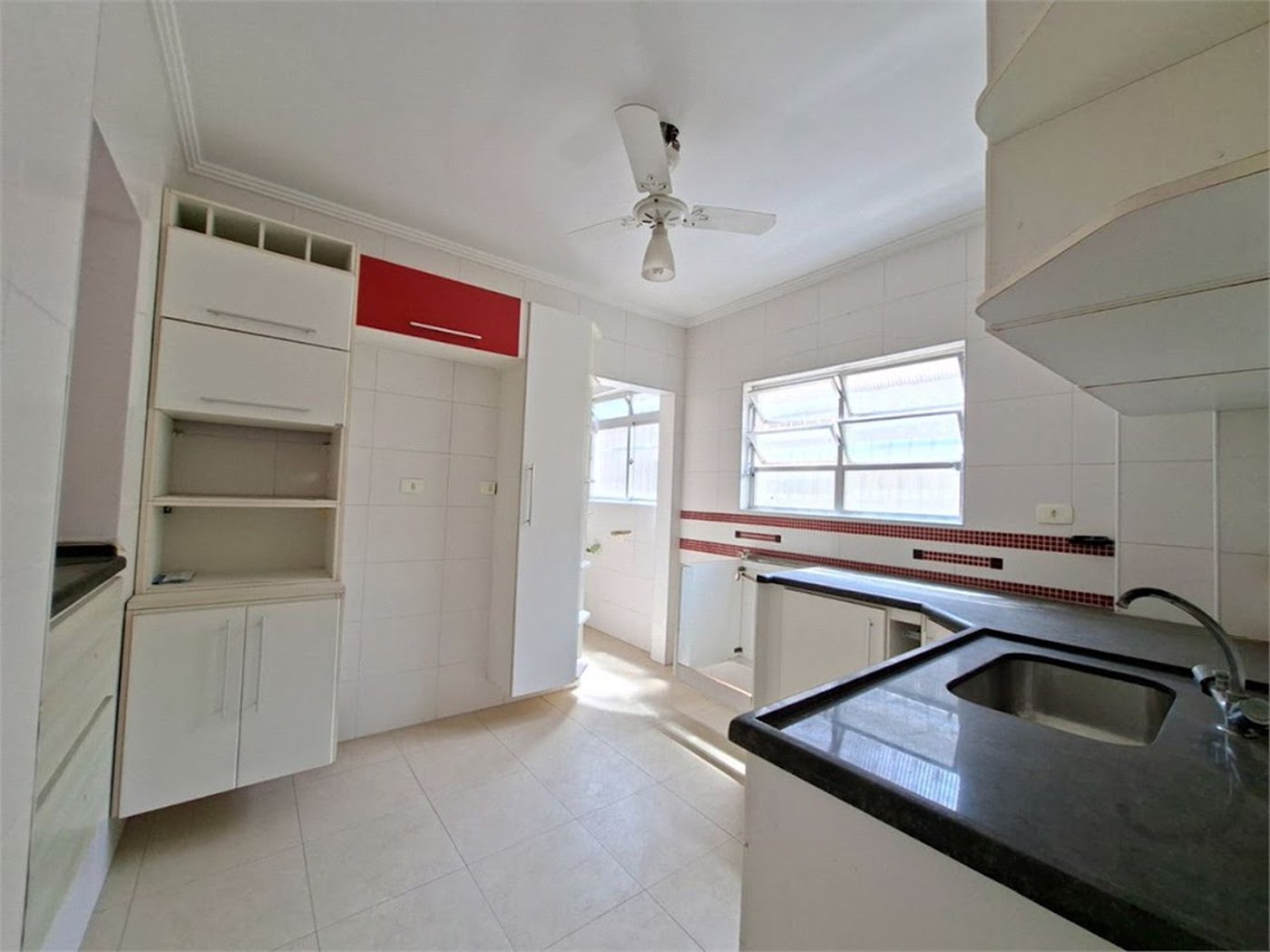 Apartamento Residencial à venda, Gonzaga, Santos - AP1410.