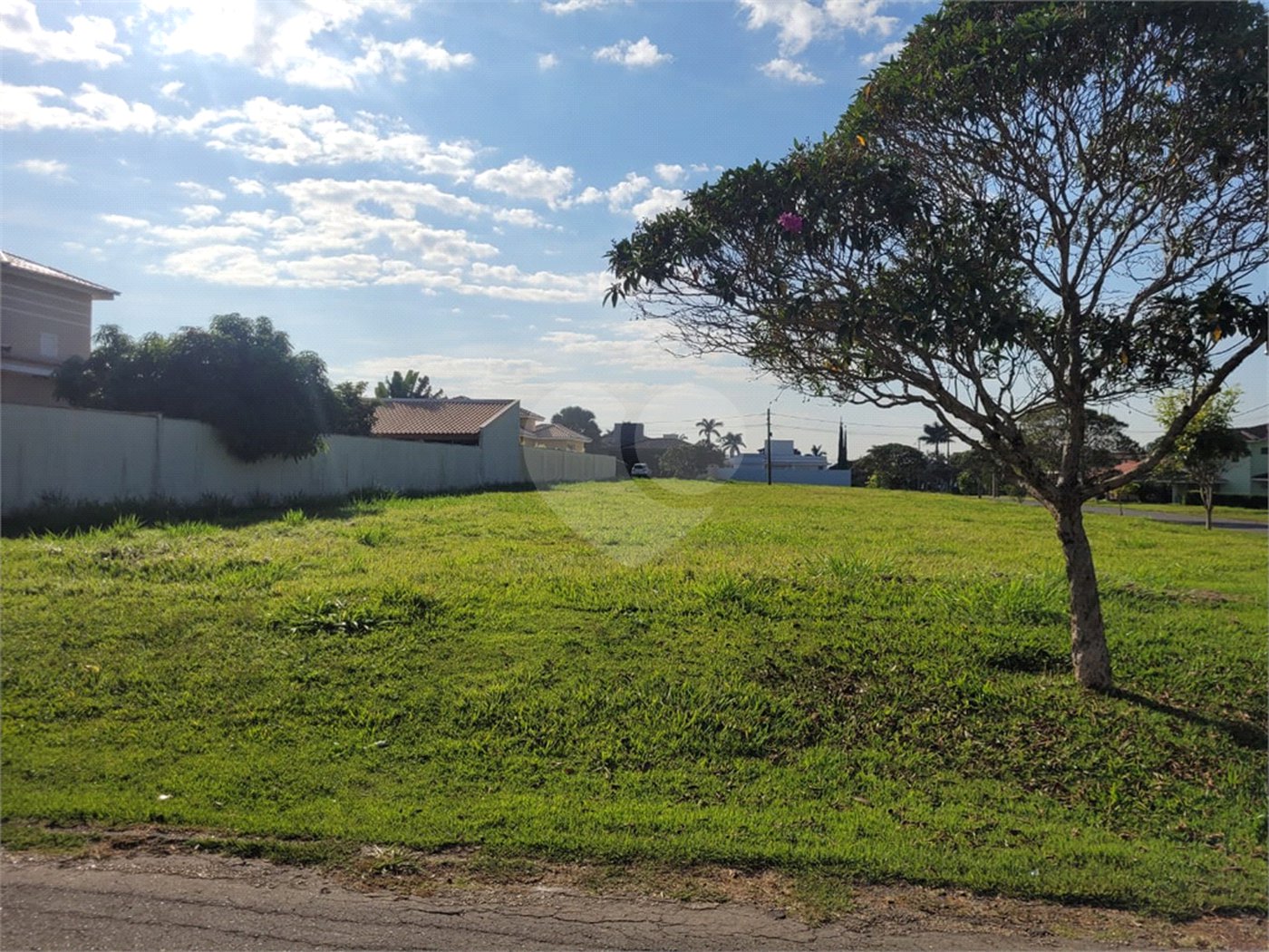 Terreno à venda no condomínio Village Ipanema 1, Araçoiaba da Serra - SP
