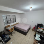 Casa à venda com 4 quartos, sendo 1 suíte, no condomínio Residencial Alto da Lapa II, São Paulo - SP