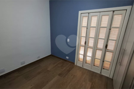 Casa à venda com 2 suítes no condomínio Village Palmas, São Paulo - SP