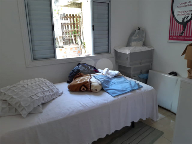 Casa à venda com 3 quartos, sendo 1 suíte,  no condomínio Sem Nome, São Paulo - SP