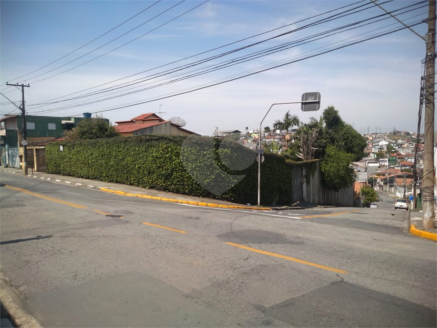 Casa à venda com 3 quartos, sendo 1 suíte,  em Vila Oliveira, Mogi das Cruzes, SP