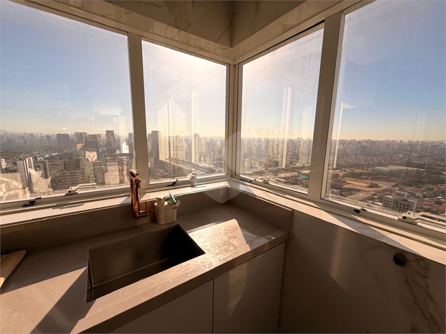 Apartamento para alugar com 3 suítes em Brooklin, São Paulo, SP