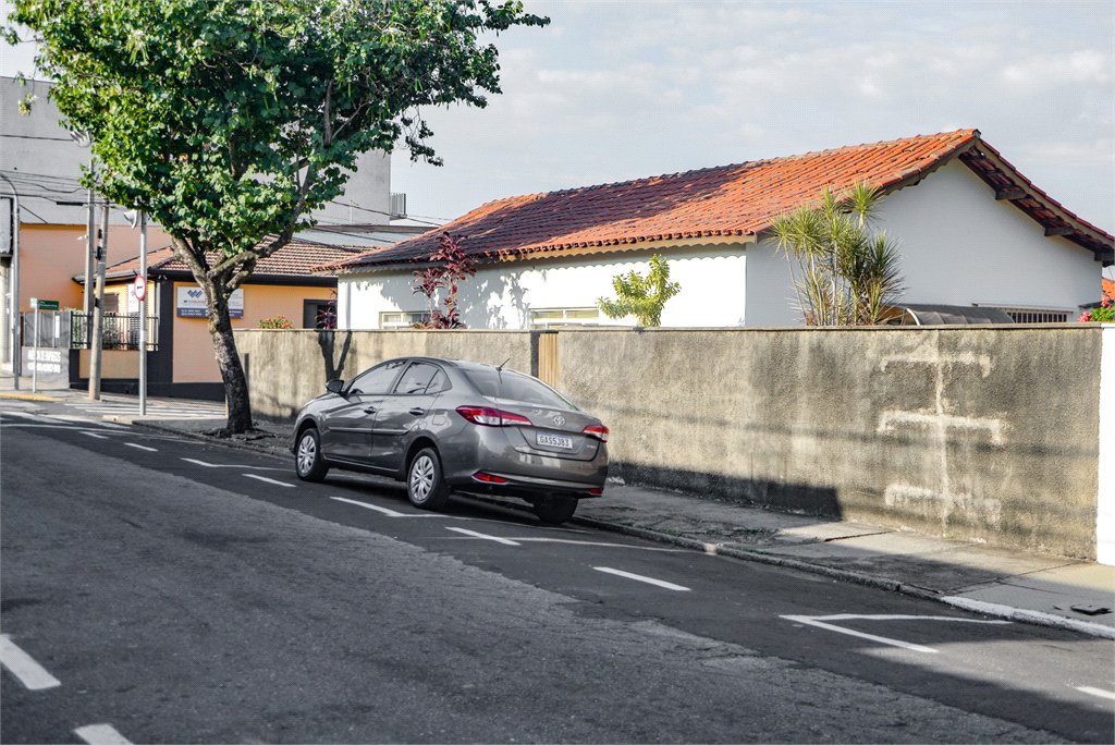 Casa à venda com 2 quartos, sendo 1 suíte, no Centro, Salto, SP