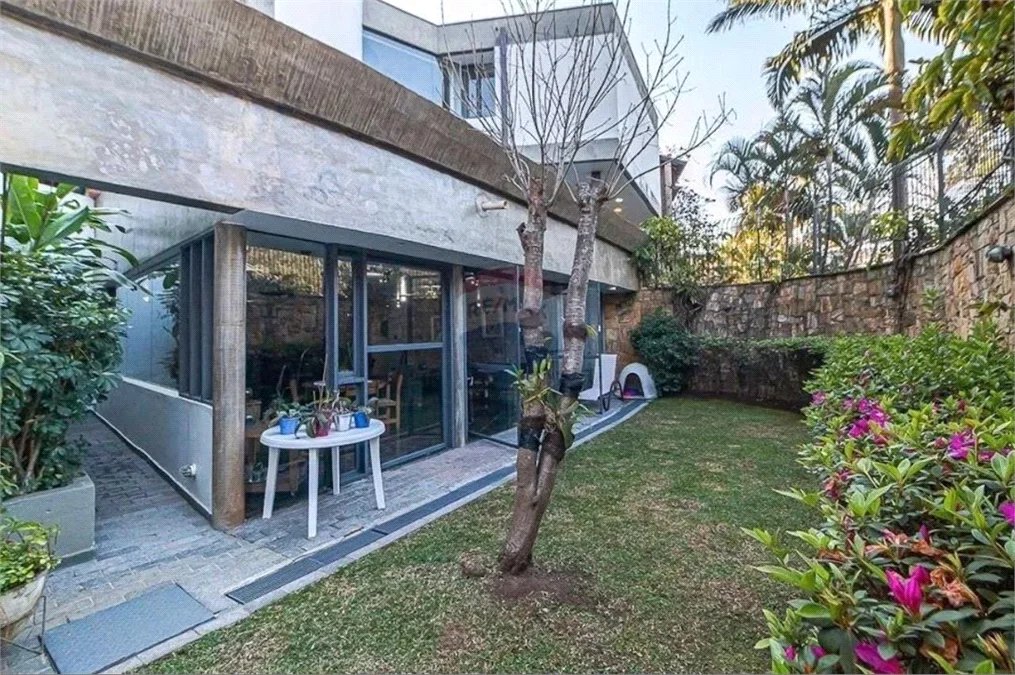 Casa à venda com 4 suítes em Jardim Vitória Régia, São Paulo, SP
