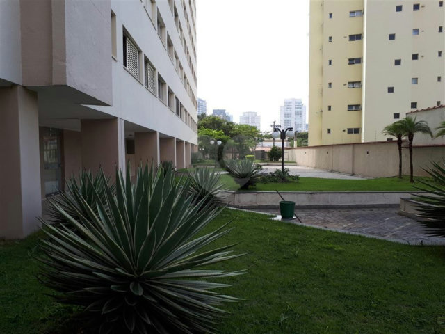 Apartamento à venda com 3 quartos, sendo 1 suíte,  em Chácara Santo Antônio, São Paulo, SP