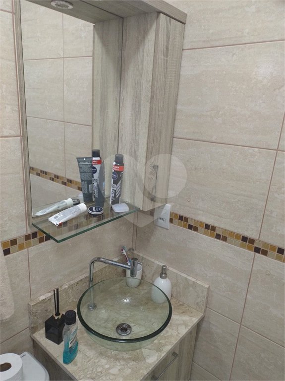 Casa à venda com 2 quartos, sendo 1 suíte, no condomínio Residencial Karen, São Paulo - SP