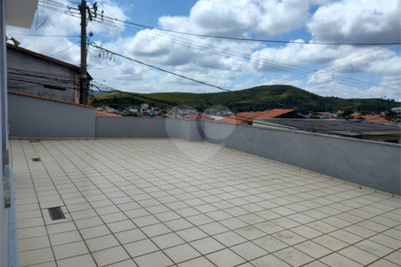 Casa à venda com 3 quartos, sendo 1 suíte,  em Jardim Cintia, Mogi das Cruzes, SP