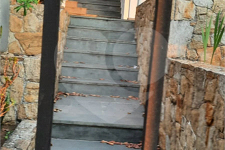 Sobrado à venda com 4 quartos, sendo 2 suítes, em Jardim São Bento, São Paulo, SP