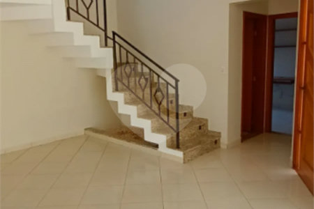 Casa à venda com 4 quartos, sendo 1 suíte, no condomínio Villa Real Ribeirao Preto, Ribeirão Preto - SP