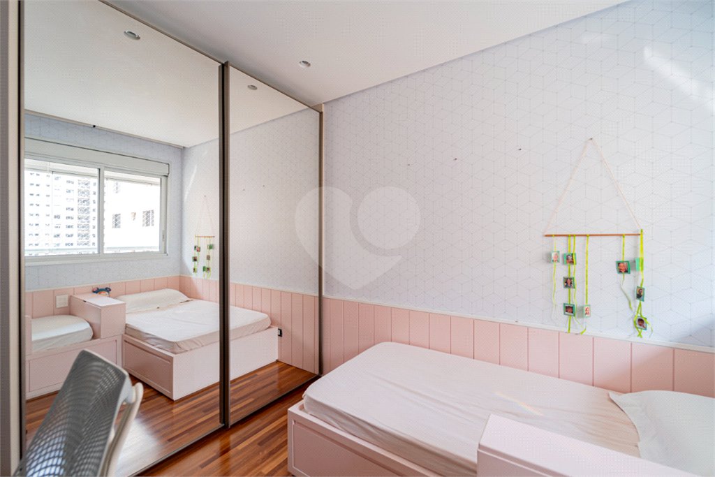 Apartamento à venda com 3 suítes em Campo Belo, São Paulo, SP