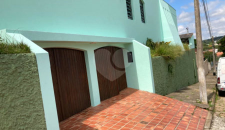 Casa à venda com 3 quartos, sendo 1 suíte,  em Vila Rosa, Itapetininga, SP
