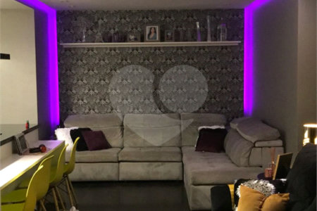 Apartamento à venda com 3 quartos, sendo 1 suíte,  em Vila Anastácio, São Paulo, SP