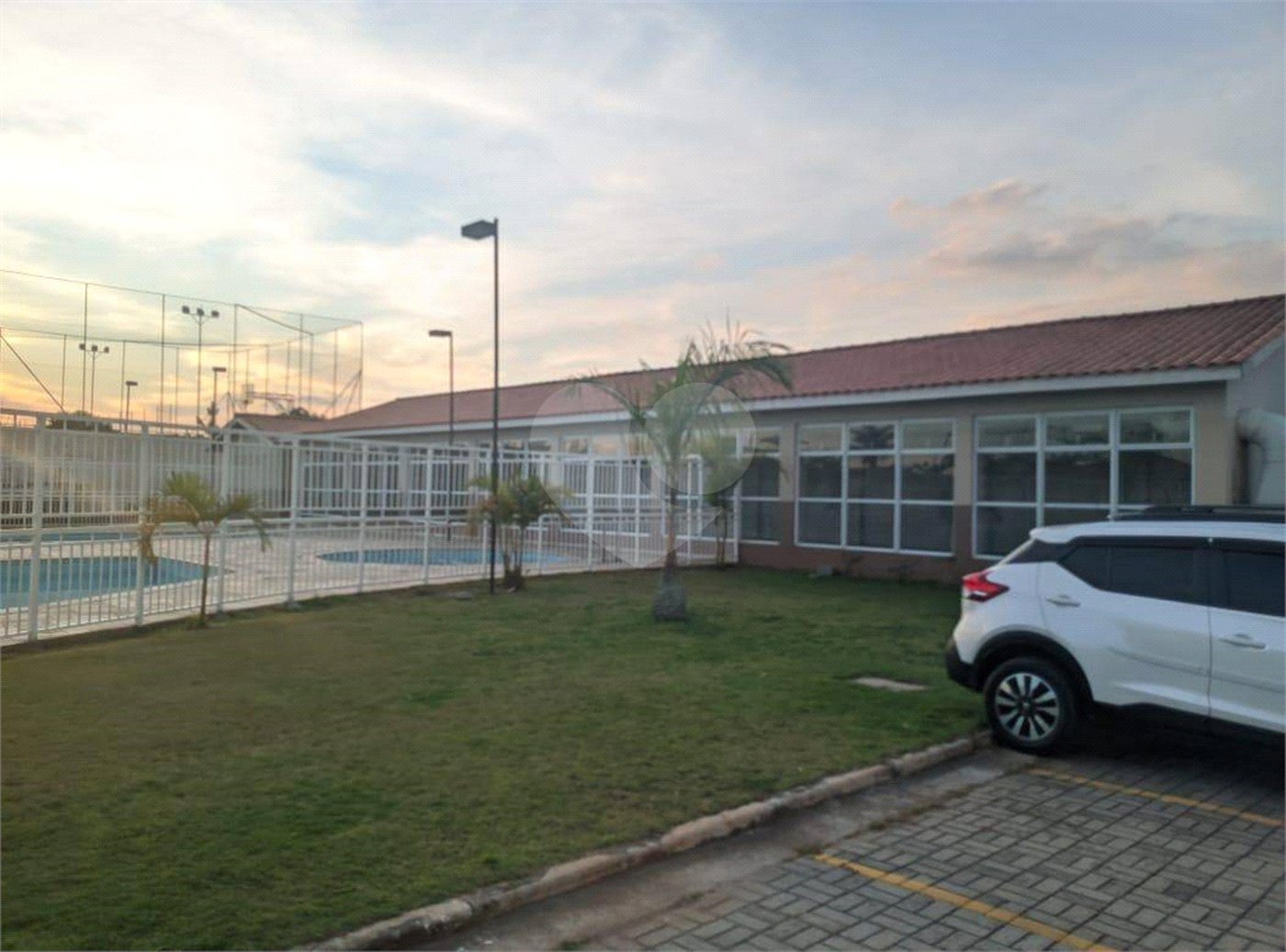 Apartamento à venda com 3 quartos, sendo 1 suíte, em Conjunto Residencial Irai, Suzano, SP