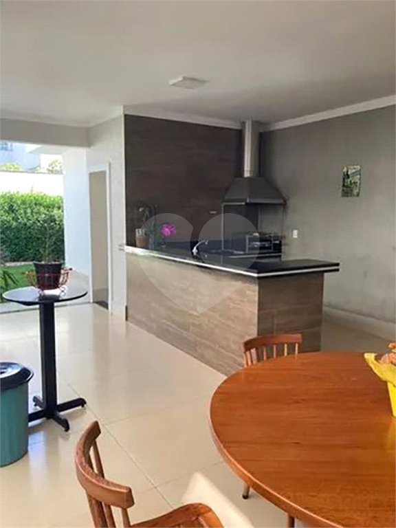 Casa à venda com 3 suítes no condomínio Terras do Cancioneiro, Paulínia - SP