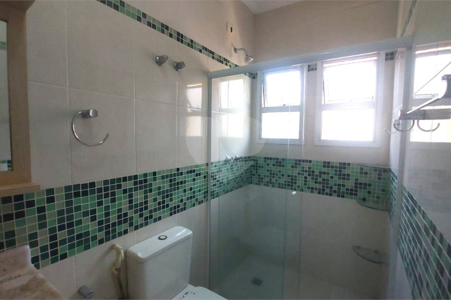 Casa para alugar com 3 quartos, sendo 1 suíte, no condomínio Santanna, São Paulo - SP