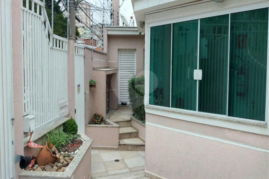 Casa à venda com 3 quartos, sendo 2 suítes, no condomínio Villa's Residencial, São Paulo - SP