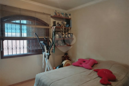 Sobrado à venda com 3 quartos, sendo 1 suíte, em Vila Matias, São Paulo, SP