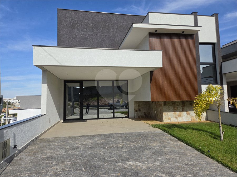 Casa à venda com 3 suítes no condomínio Helena Maria, Sorocaba - SP
