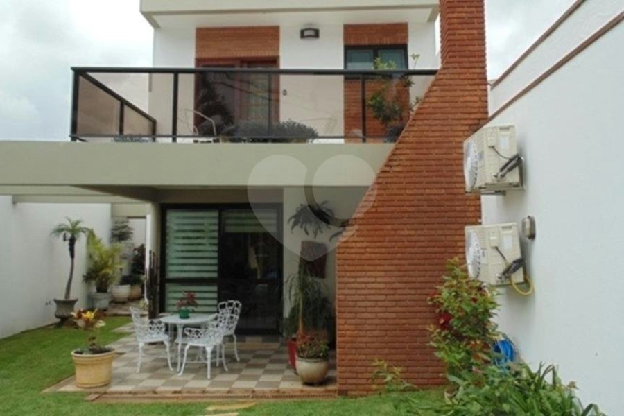 Sobrado à venda com 4 quartos, sendo 3 suítes,  em Jardim Franca, São Paulo, SP