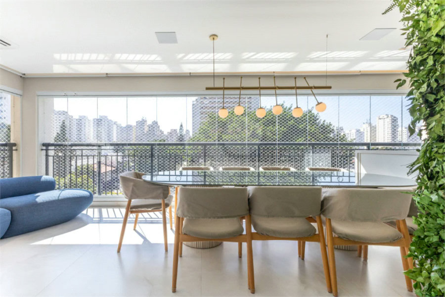 Apartamento para venda em Moema com 3 quartos, sendo 3 suítes , 170m²
