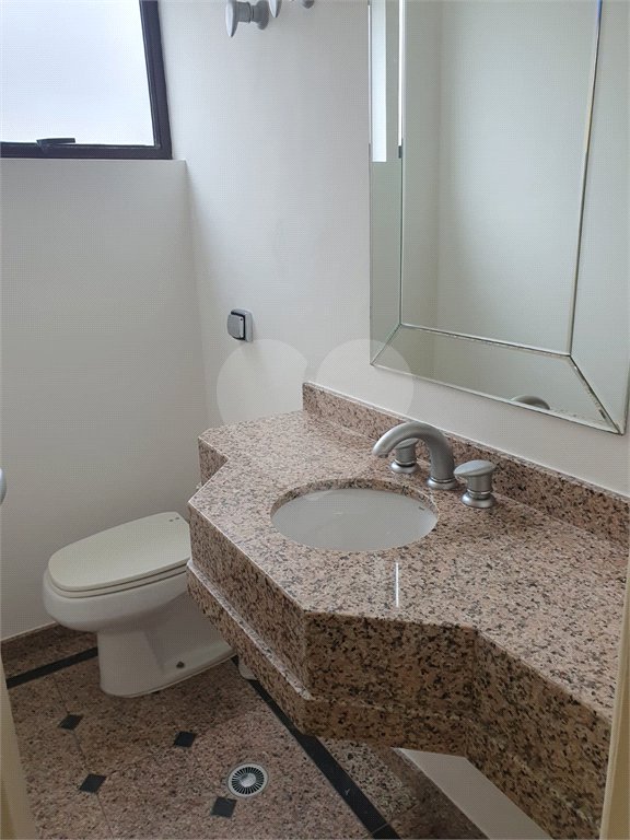 Casa à venda com 2 quartos, sendo 1 suíte, no condomínio Flamboyant, São Paulo - SP