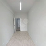Ótima sala para escritório com 37 m², possui 2 ambientes.