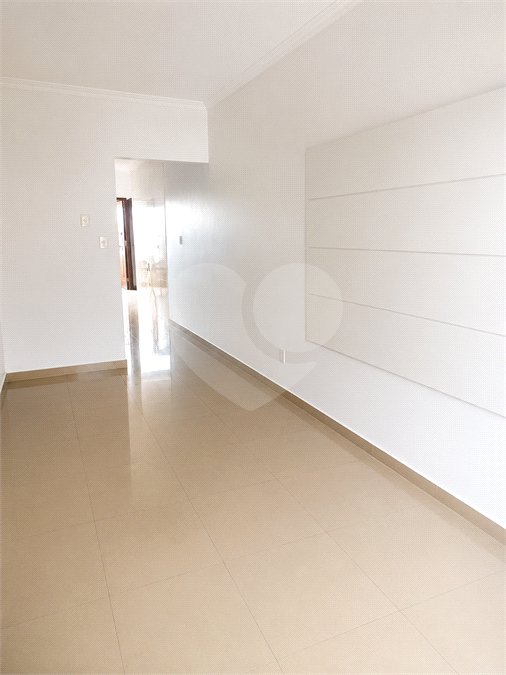 Sobrado à venda com 3 quartos, sendo 1 suíte,  em Vila Linda, Santo André, SP