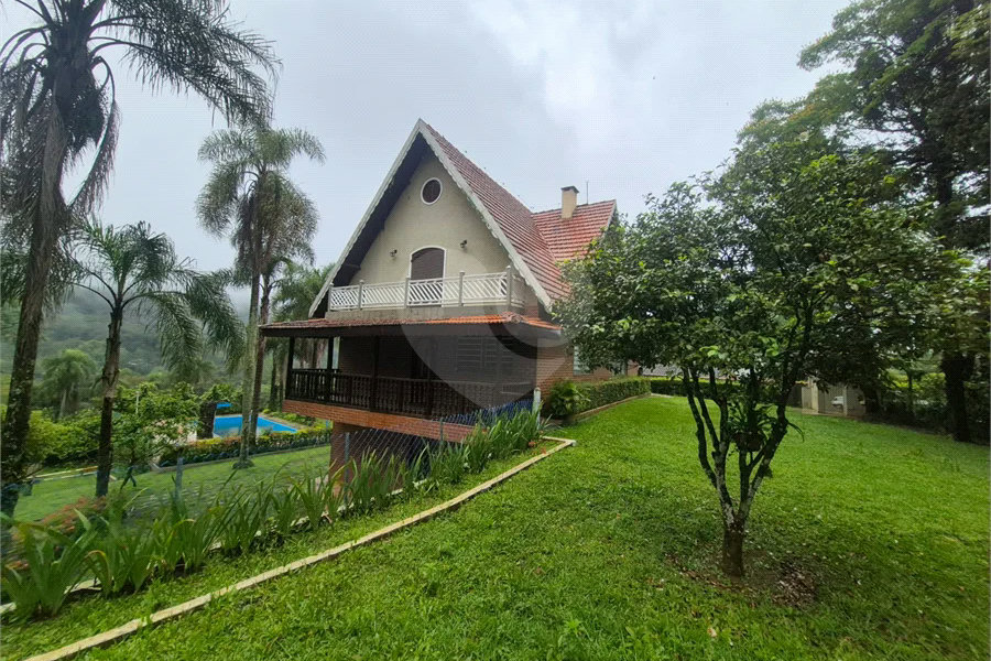 Sobrado à venda ou para alugar com 3 suítes em SERRA DA CANTAREIRA, Mairiporã, SP