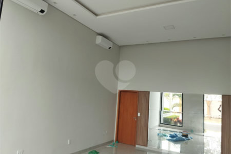 Casa para alugar com 3 quartos, sendo 1 suíte, no condomínio Residencial Reserva do Campo, Araraquara - SP