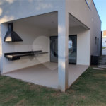 Casa à venda com 3 suítes no condomínio Reserva Ybyra, Atibaia - SP