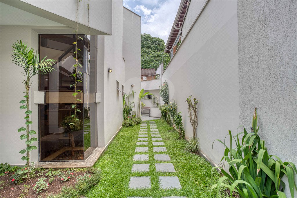 Sobrado à venda com 3 quartos, sendo 2 suítes, em City Campo Grande, São Paulo, SP